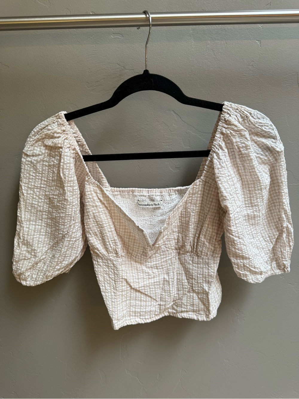 Abercrombie & Fitch Cream Puff-Sleeve V-Neck Cropped Blouse